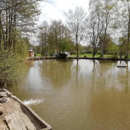 Au Fil De L'eau A La Campagne