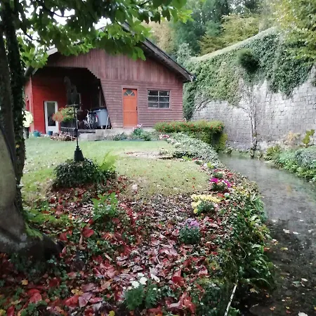 Au Fil De L'eau à La Campagne