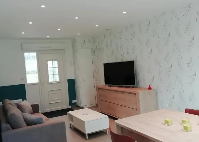 Au Fil De L'eau A La Campagne