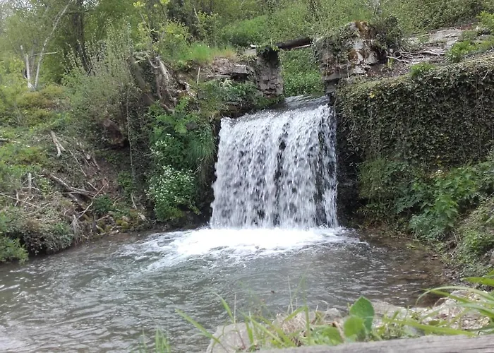 Au Fil De L'eau A La Campagne